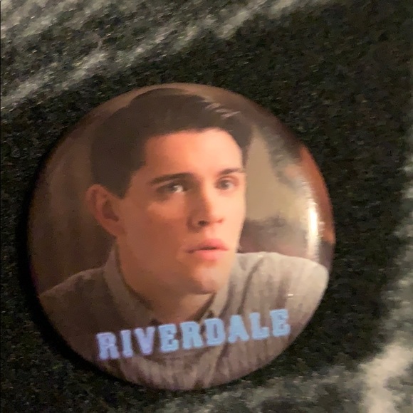 7pc Riverdale hot topic pin bundle - Picture 3 of 8